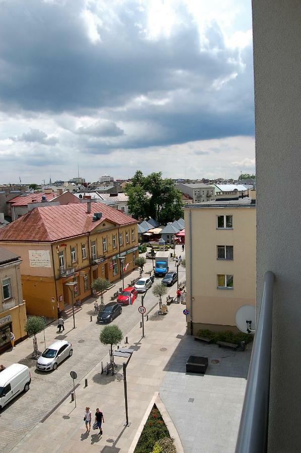 Family & Business Sauna Apartments Rynek Centrum Downtown - 2 Bedroom With Private Sauna, Balcony, Parking キェルツェ エクステリア 写真