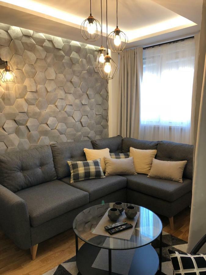 Family & Business Sauna Apartments Rynek Centrum Downtown - 2 Bedroom With Private Sauna, Balcony, Parking キェルツェ エクステリア 写真