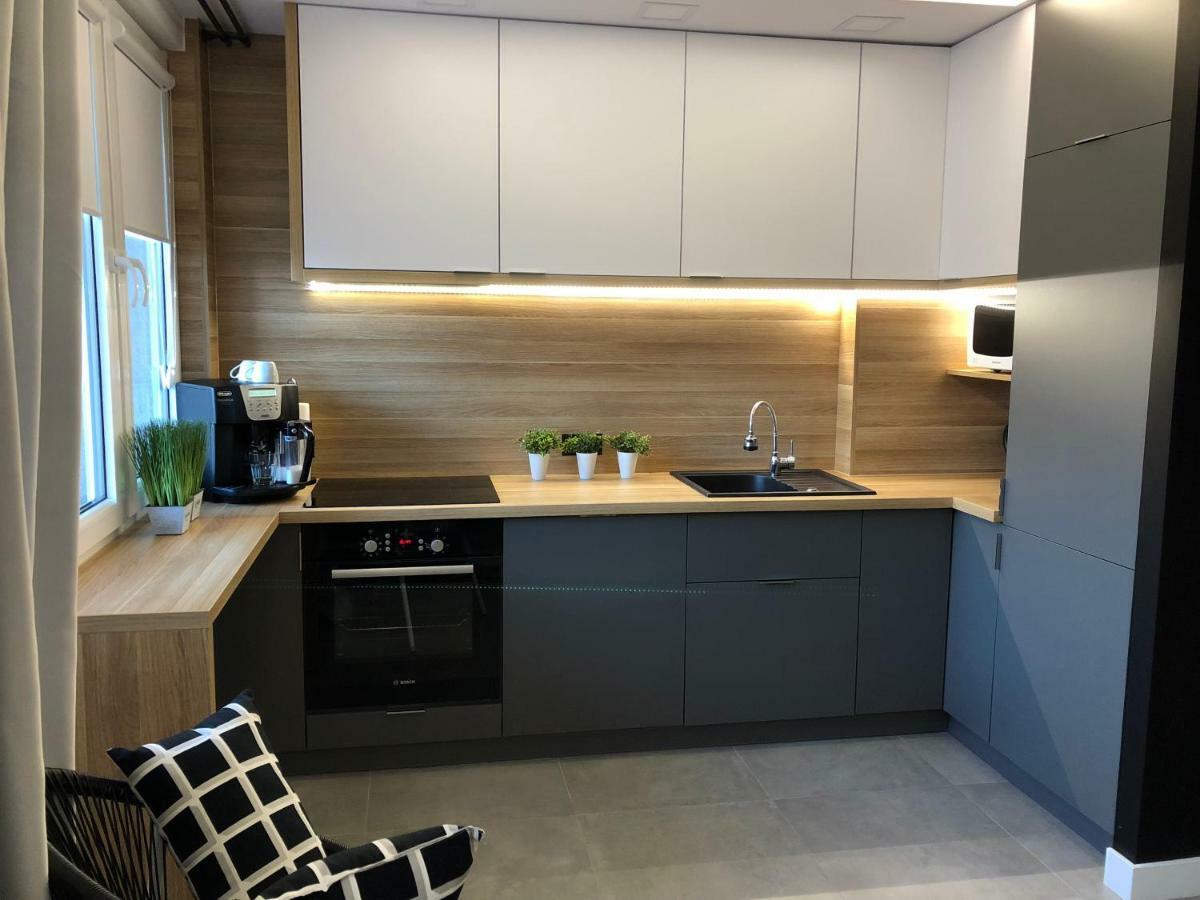 Family & Business Sauna Apartments Rynek Centrum Downtown - 2 Bedroom With Private Sauna, Balcony, Parking キェルツェ エクステリア 写真