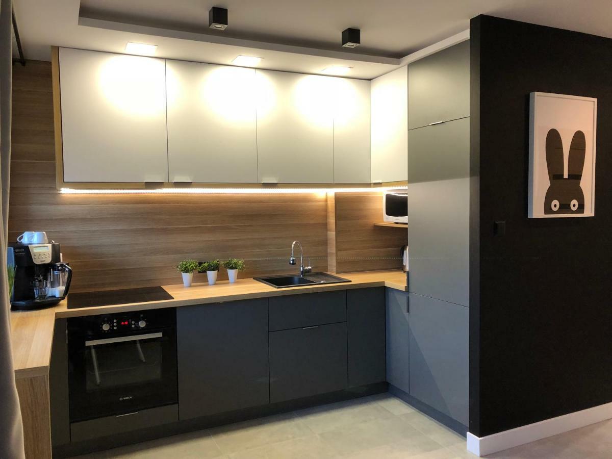Family & Business Sauna Apartments Rynek Centrum Downtown - 2 Bedroom With Private Sauna, Balcony, Parking キェルツェ エクステリア 写真