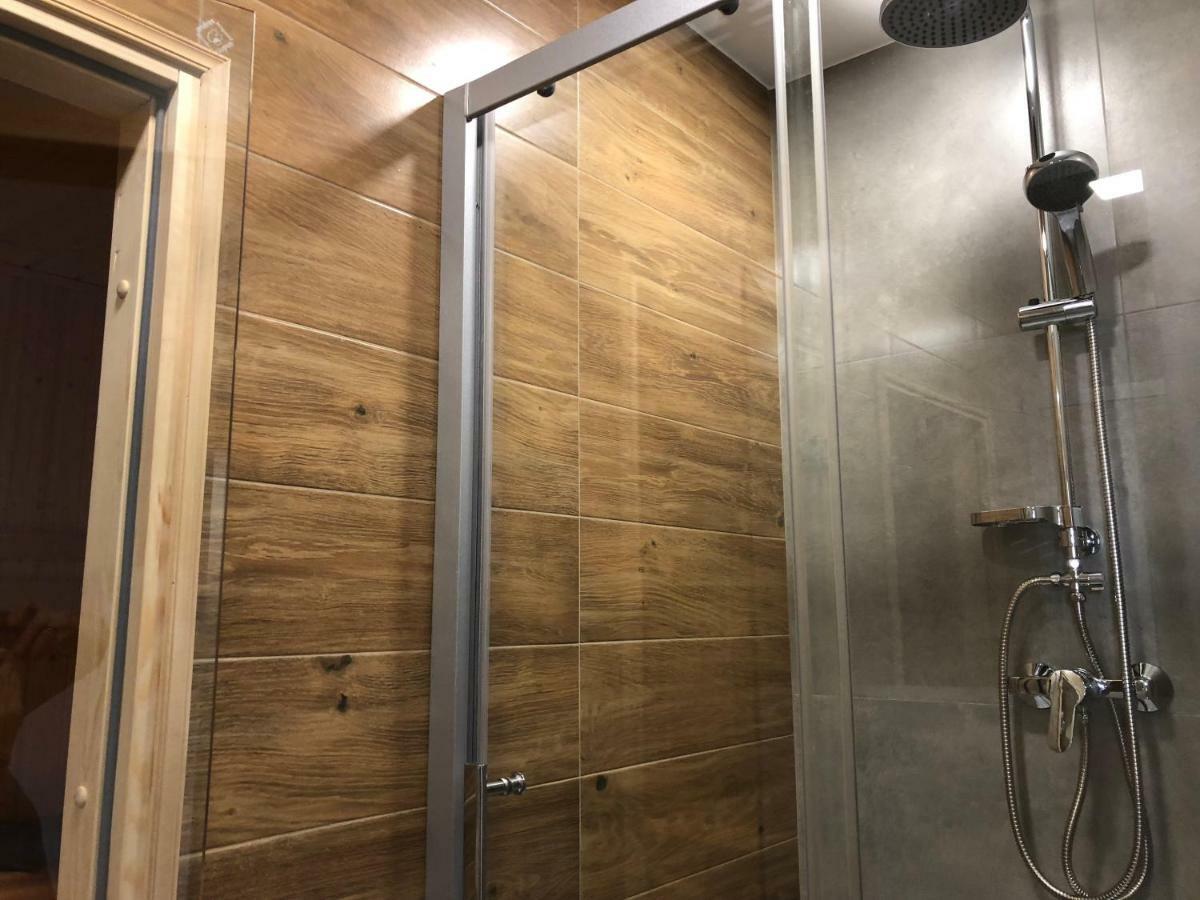 Family & Business Sauna Apartments Rynek Centrum Downtown - 2 Bedroom With Private Sauna, Balcony, Parking キェルツェ エクステリア 写真