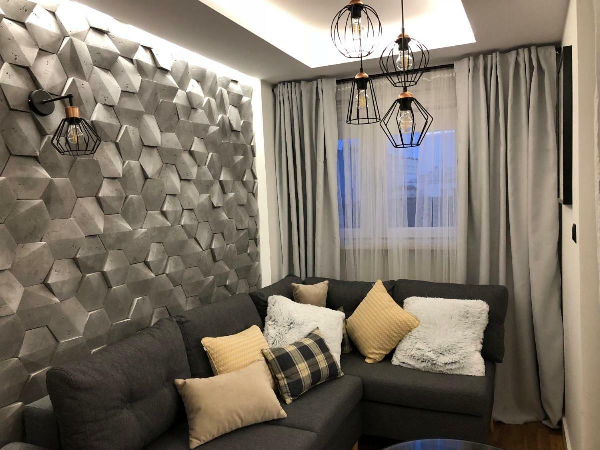 Family & Business Sauna Apartments Rynek Centrum Downtown - 2 Bedroom With Private Sauna, Balcony, Parking キェルツェ エクステリア 写真