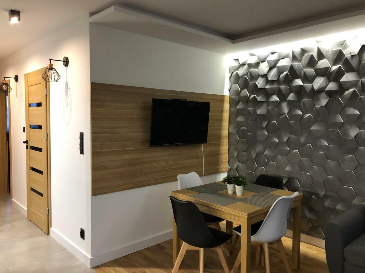 Family & Business Sauna Apartments Rynek Centrum Downtown - 2 Bedroom With Private Sauna, Balcony, Parking キェルツェ エクステリア 写真
